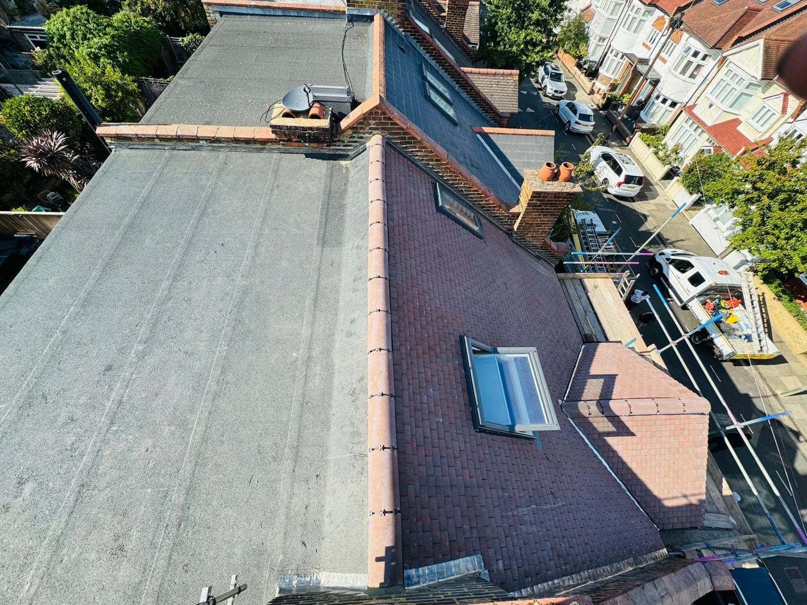 Felt flat roof aerial