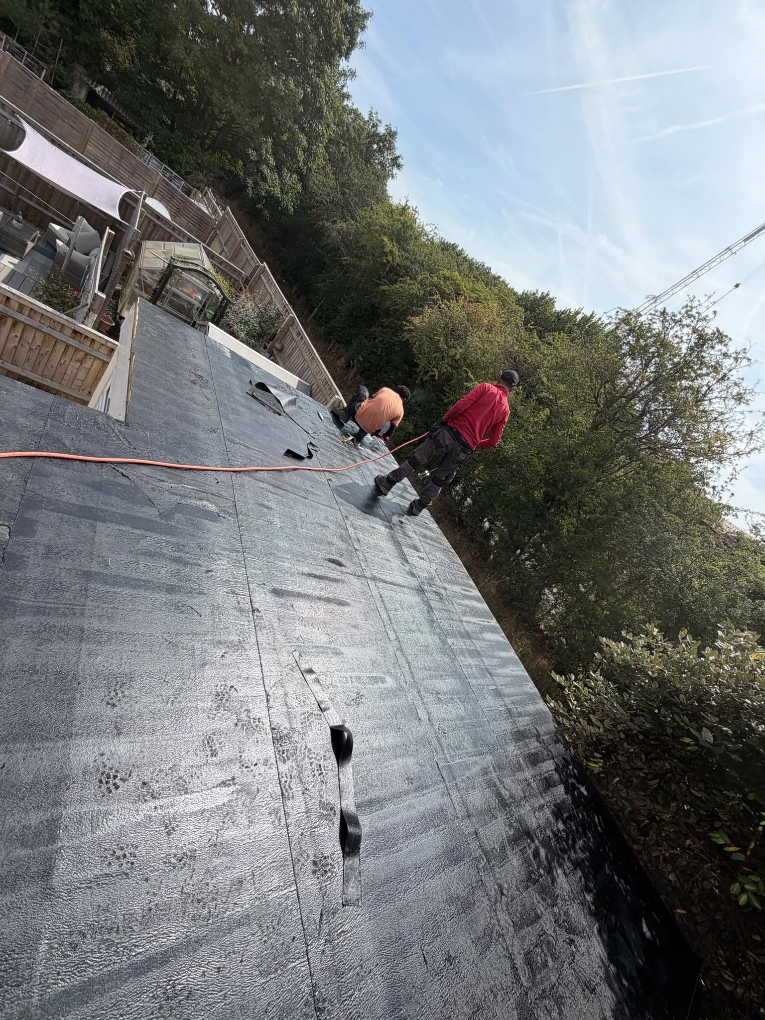 Flat roof installation