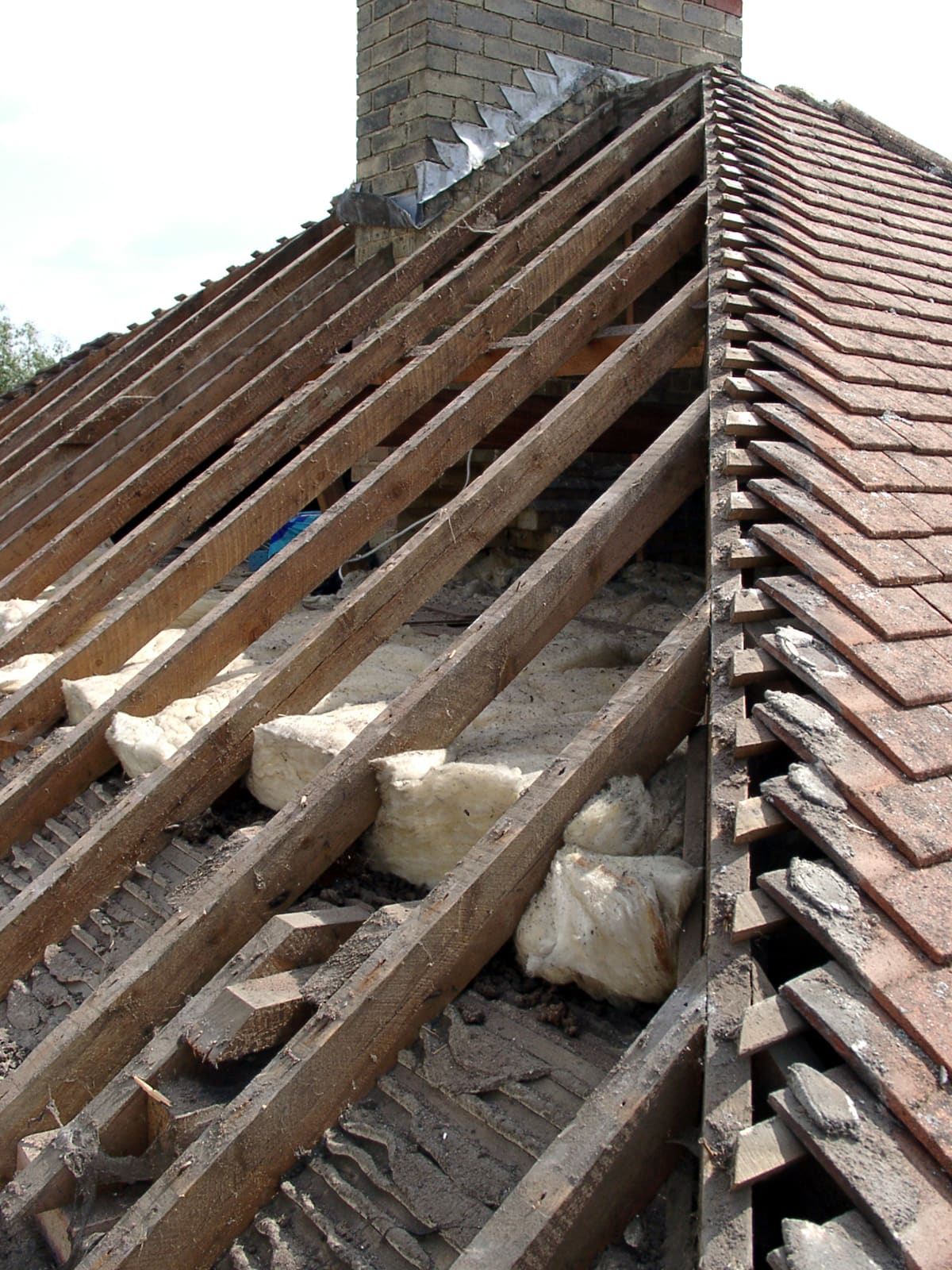 Creative Roofing carrying out loose & missing tiles in Oxfordshire