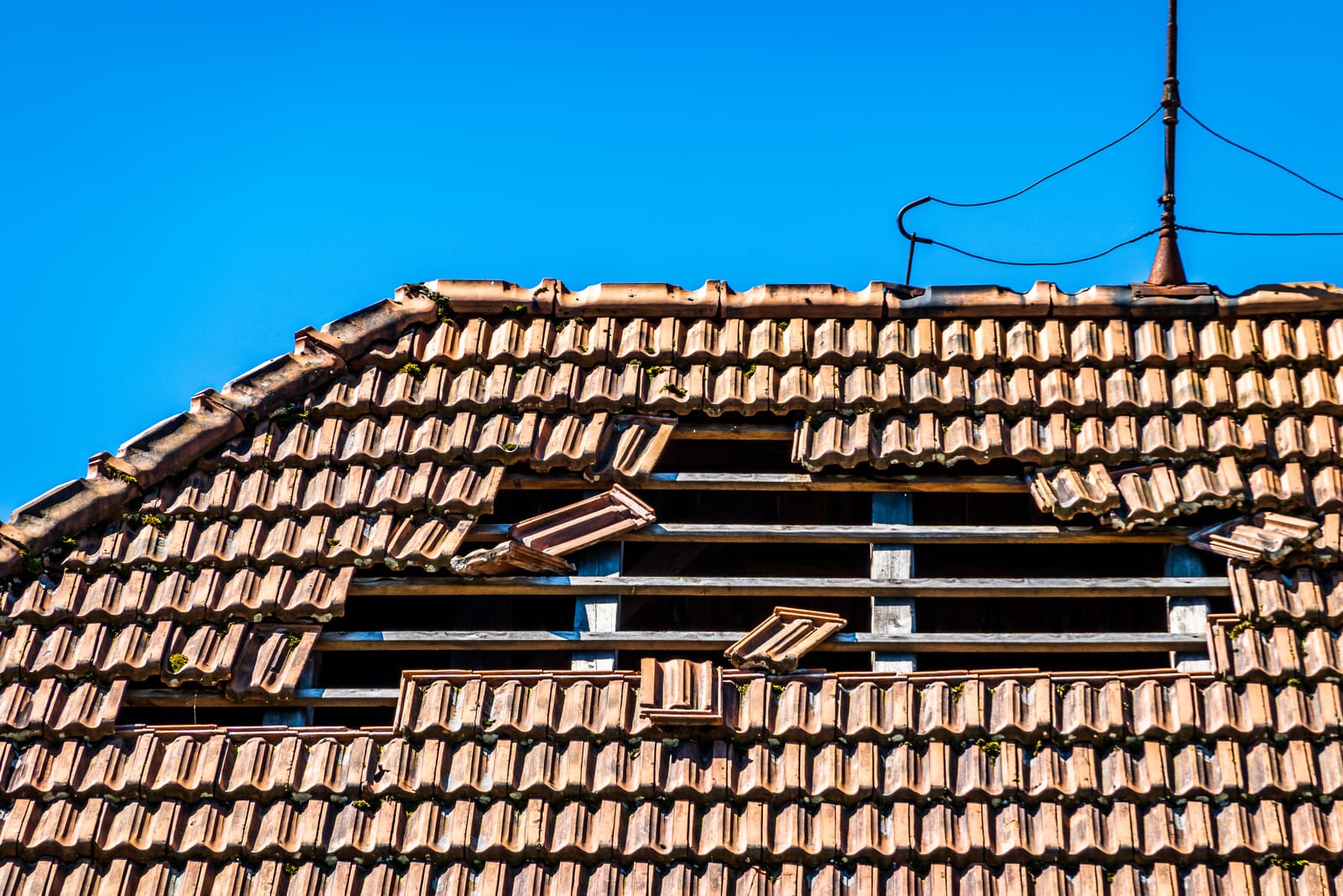 Creative Roofing carrying out roof repairs in Oxfordshire